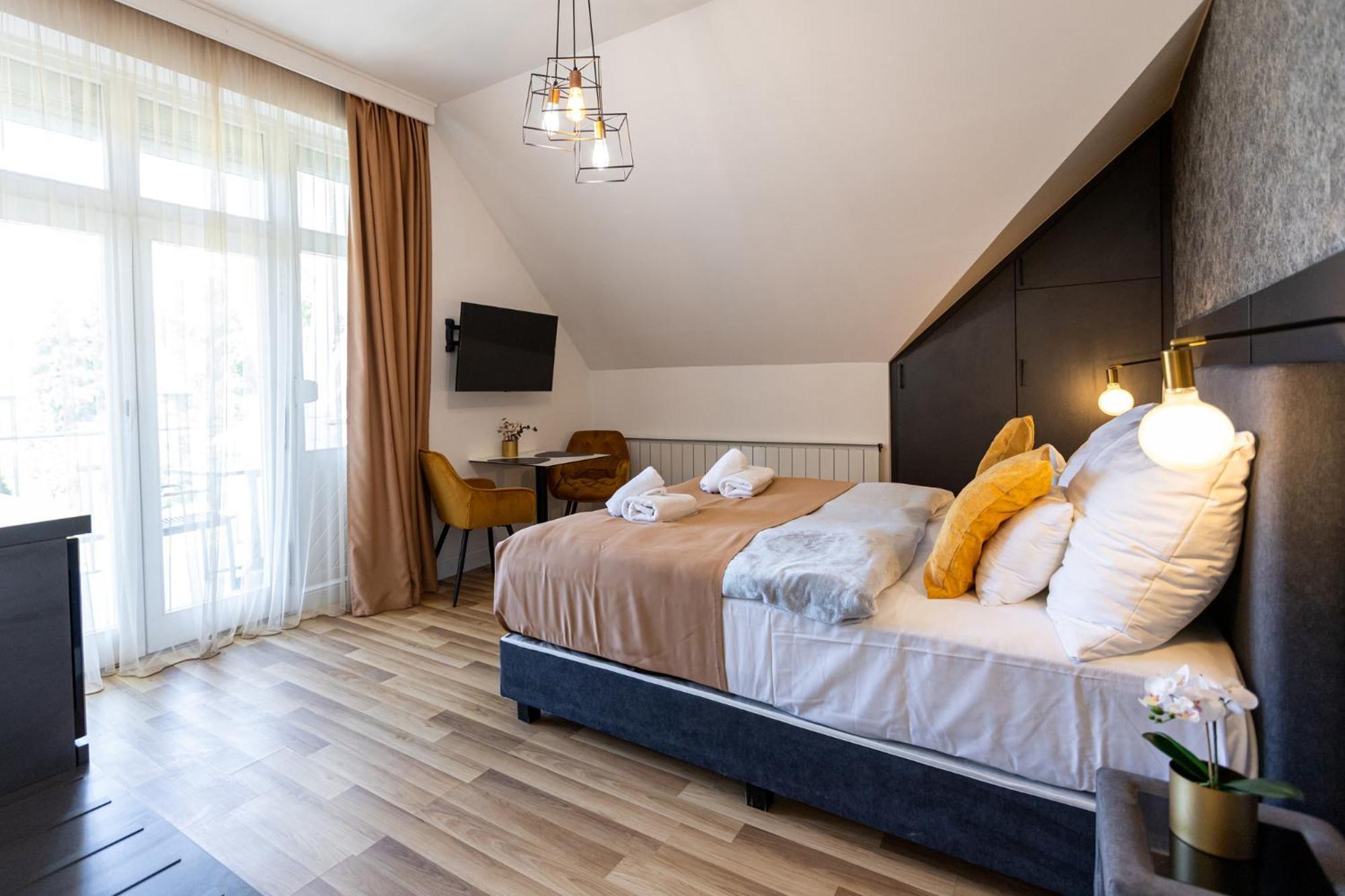 Hotel Clariss Balatonalmadi Ngoại thất bức ảnh